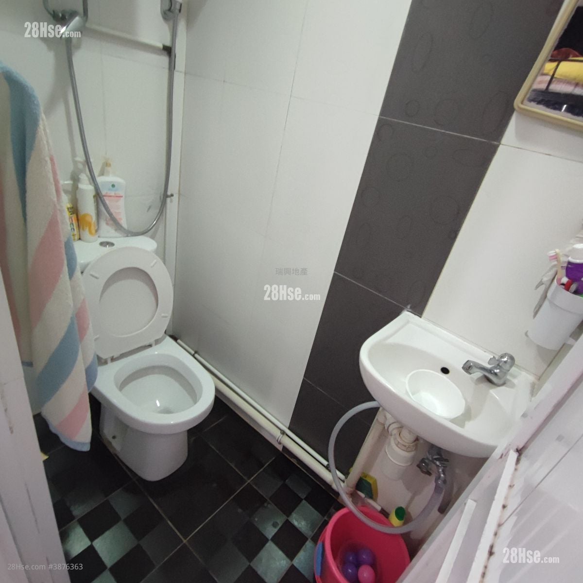 Apartment Sell 3 Bedrooms , 3 Bathrooms 485 ft²