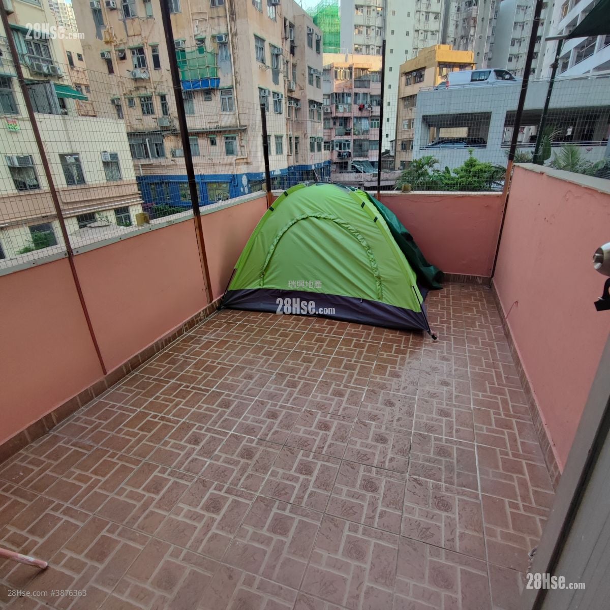 Apartment Sell 3 Bedrooms , 3 Bathrooms 485 ft²