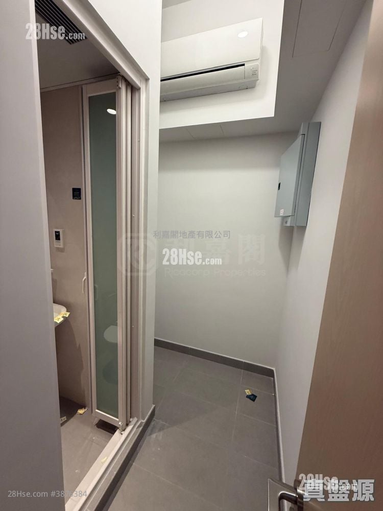 The Southside Rental 915 ft²