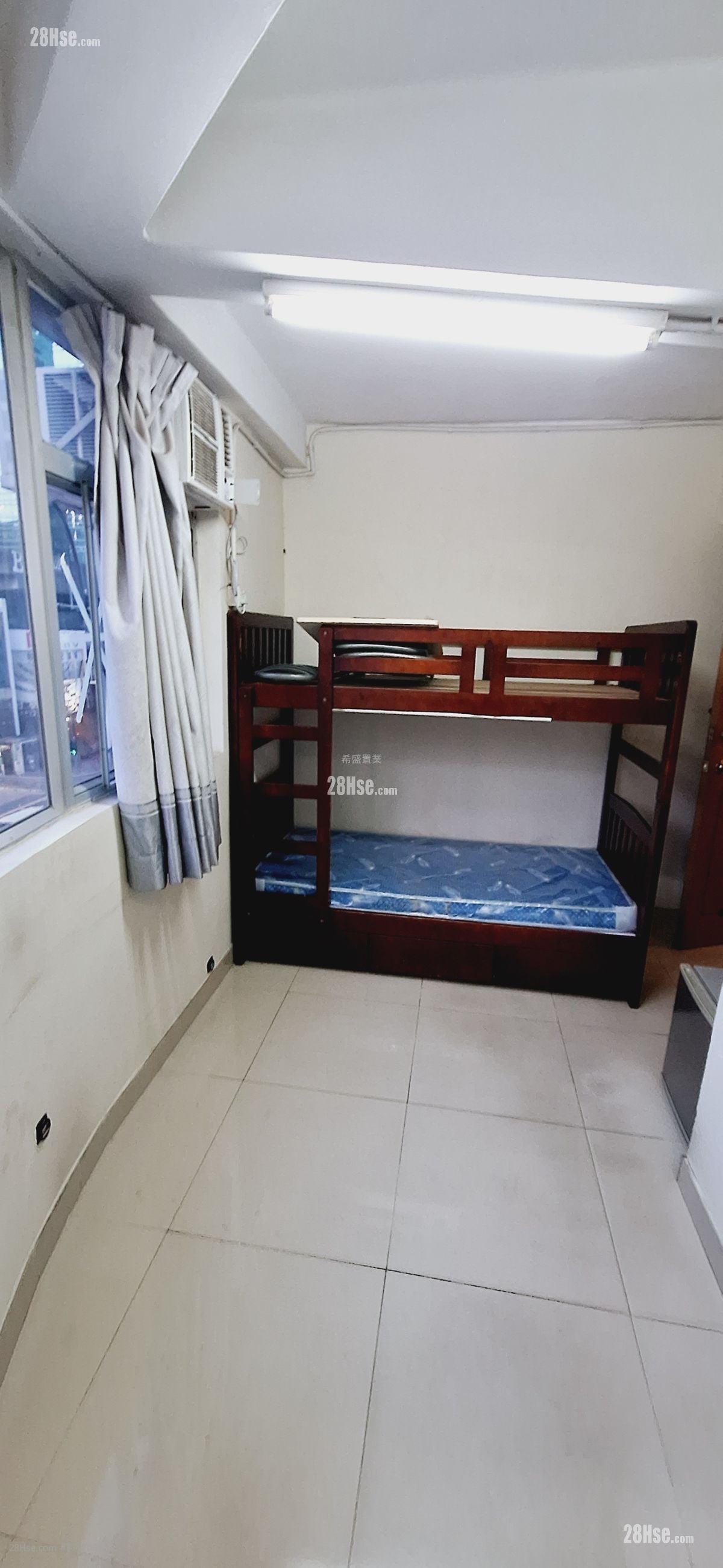 Lee Fung Building Rental Studio , 1 Bathroom 100 ft²