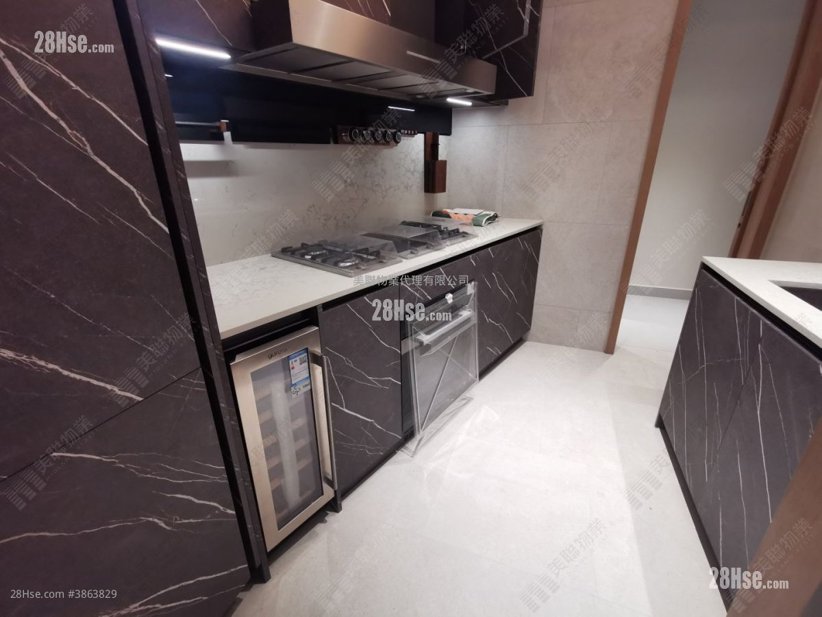 Onmantin Rental 3 Bedrooms , 2 Bathrooms 846 ft²