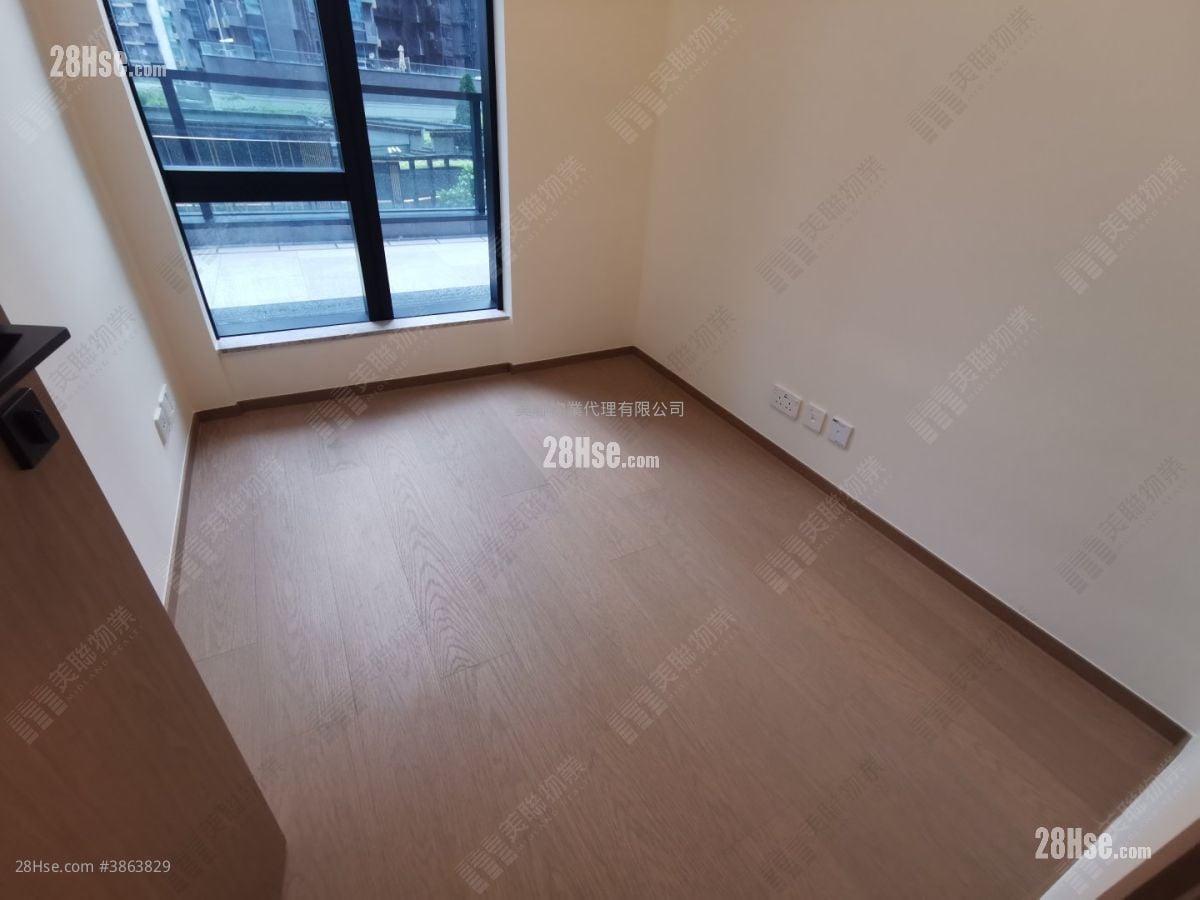 Onmantin Rental 3 Bedrooms , 2 Bathrooms 846 ft²