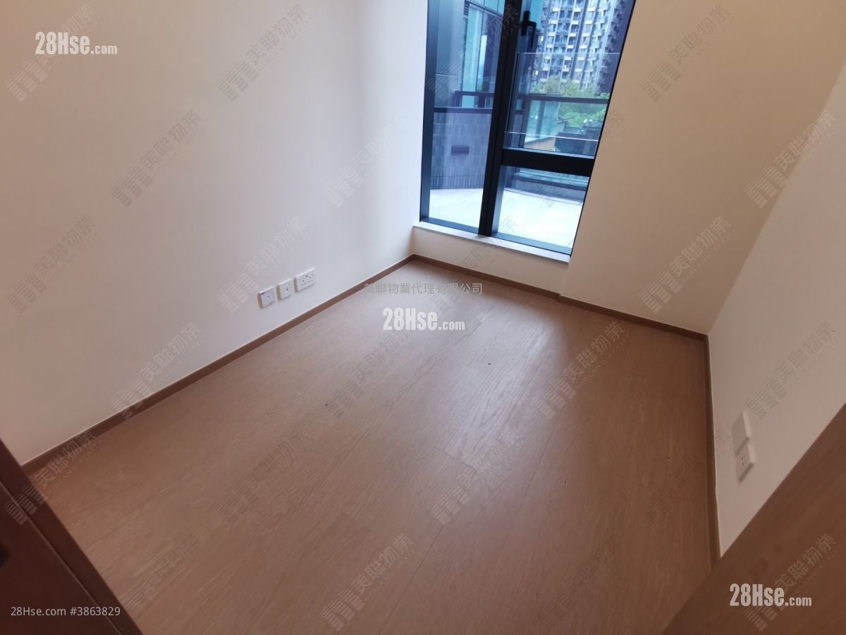 Onmantin Rental 3 Bedrooms , 2 Bathrooms 846 ft²