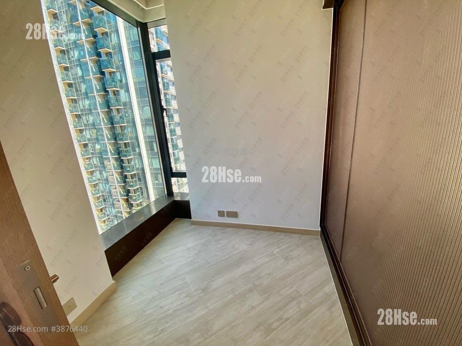 Gateway Square Mile Sell 2 Bedrooms , 1 Bathroom 323 ft²