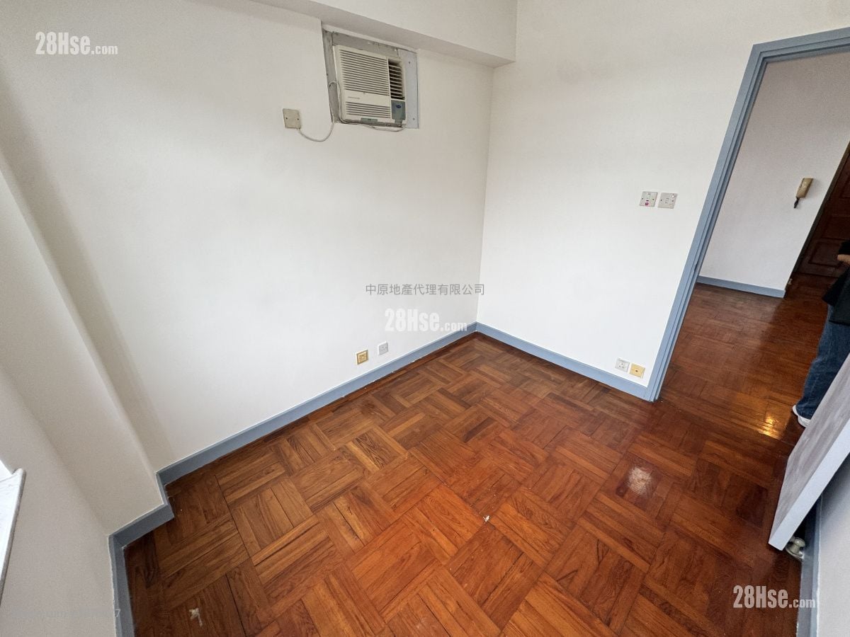 Aster Court Sell 2 Bedrooms , 1 Bathroom 454 ft²