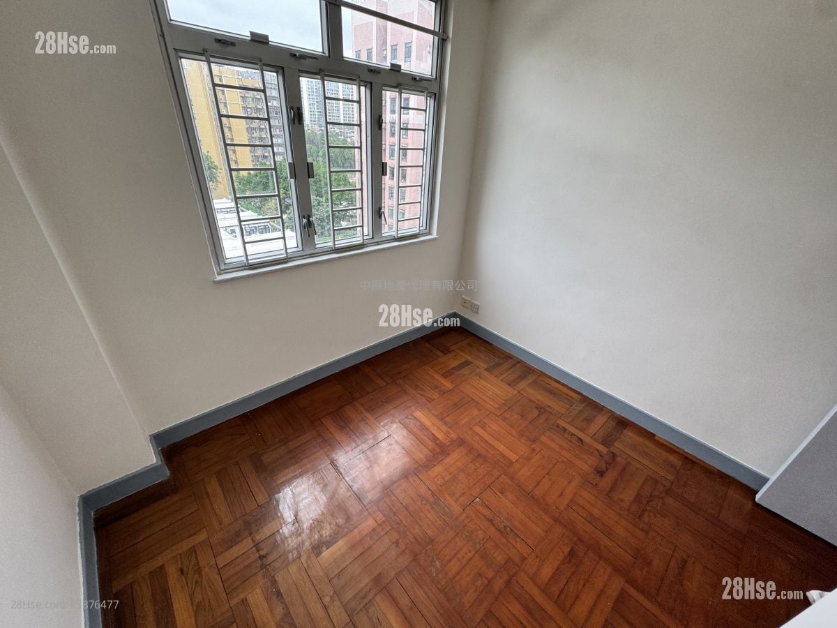 Aster Court Sell 2 Bedrooms , 1 Bathroom 454 ft²