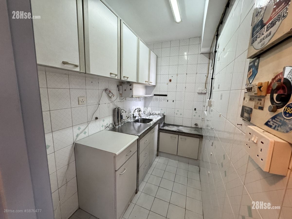 Aster Court Sell 2 Bedrooms , 1 Bathroom 454 ft²