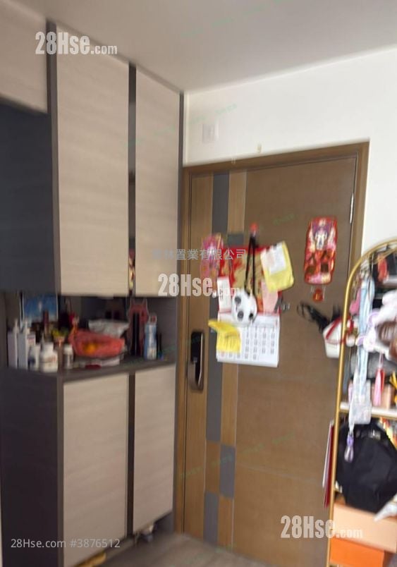 Hiu Lai Court Sell 3 Bedrooms , 1 Bathroom 596 ft²