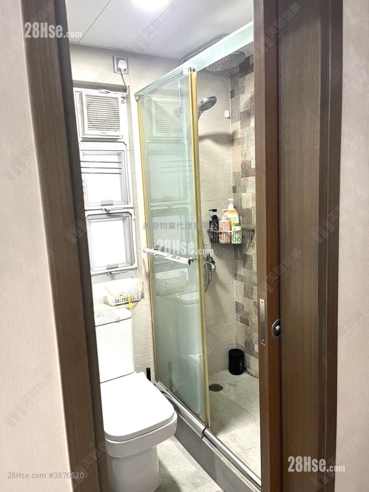 Lucky Plaza Sell 2 Bedrooms , 1 Bathroom 427 ft²