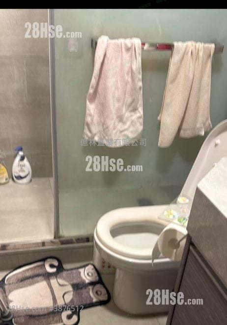 Hiu Lai Court Sell 3 Bedrooms , 1 Bathroom 596 ft²