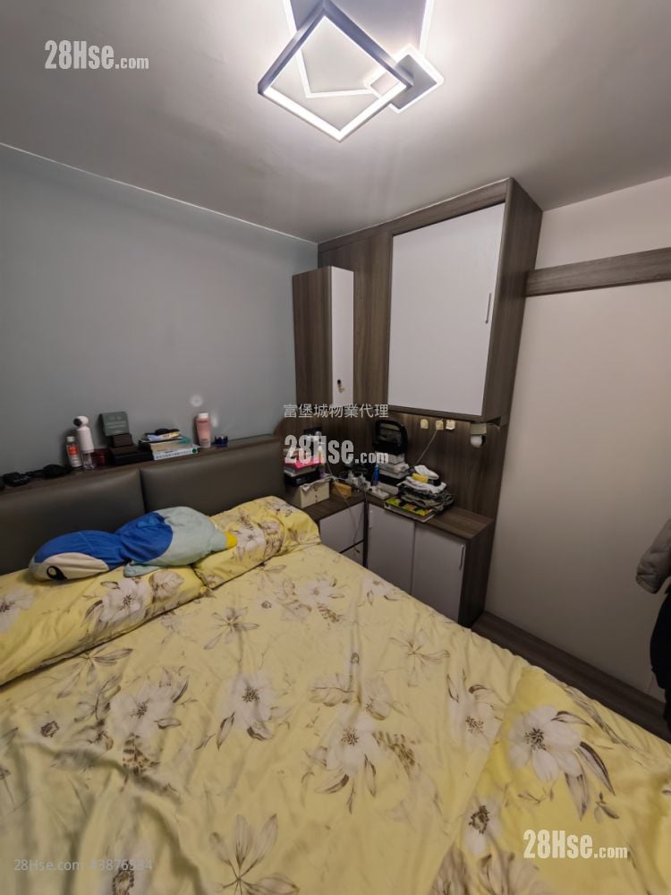 Kwong Lam Court Sell 2 Bedrooms , 1 Bathroom 384 ft²