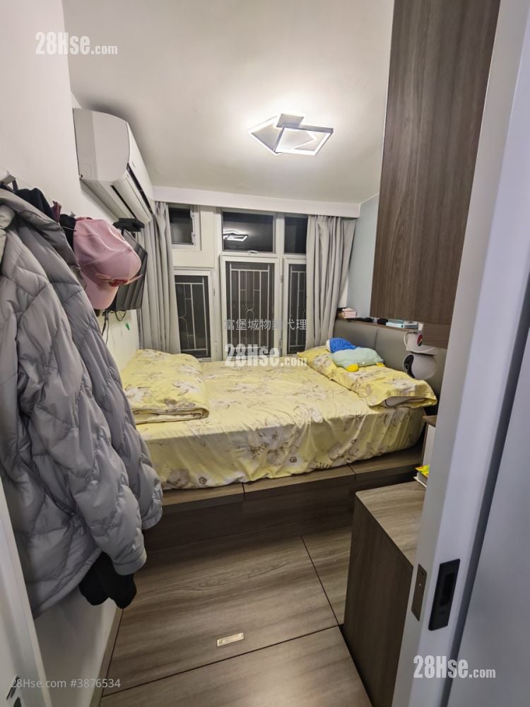 Kwong Lam Court Sell 2 Bedrooms , 1 Bathroom 384 ft²