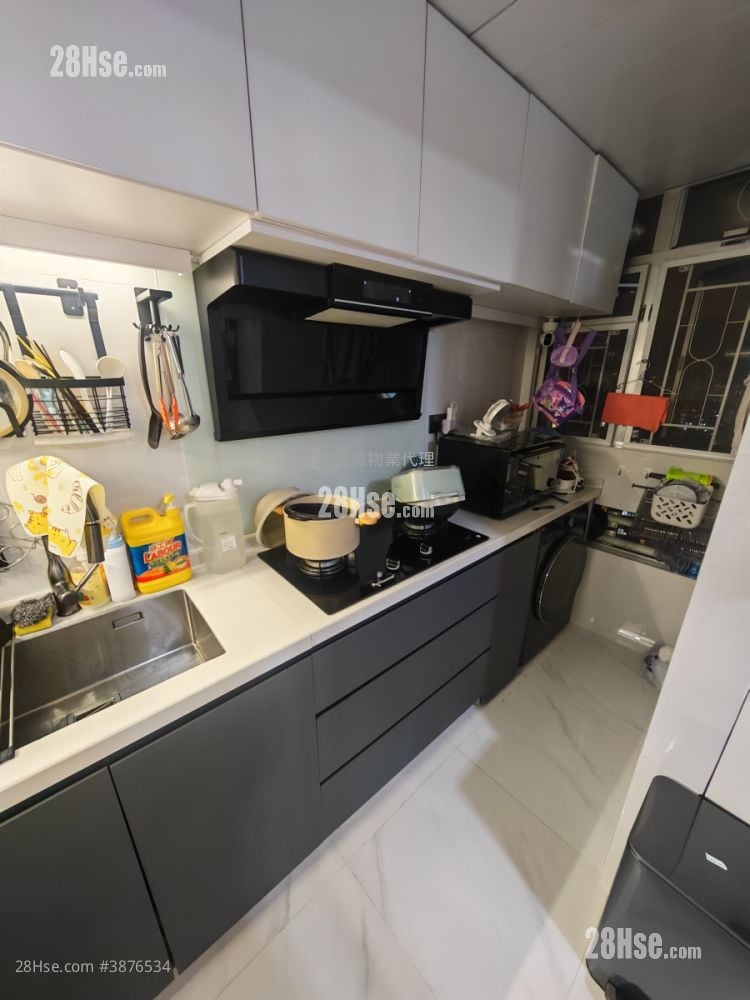 Kwong Lam Court Sell 2 Bedrooms , 1 Bathroom 384 ft²