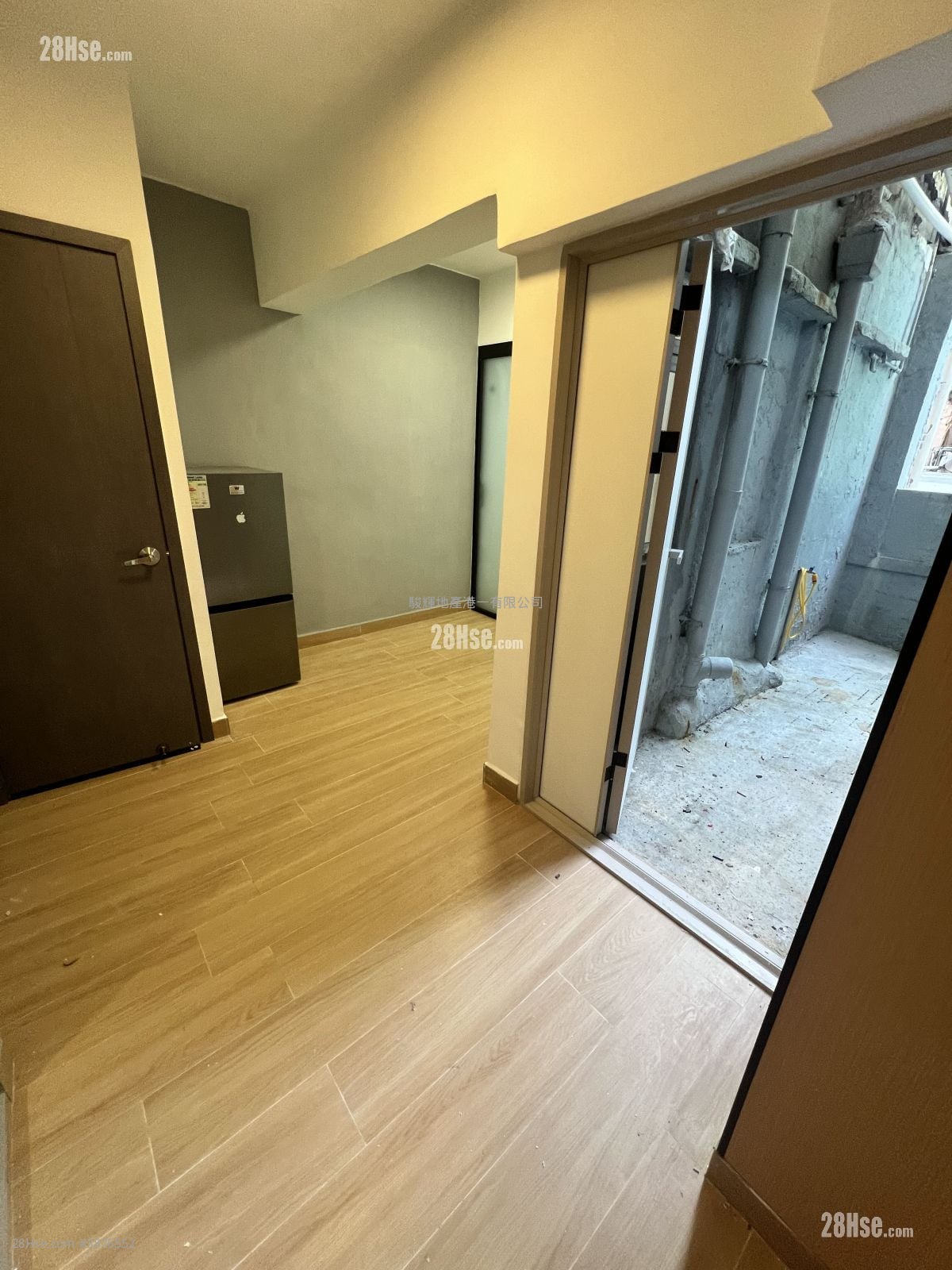 Ming Tak Building Rental 230 ft²