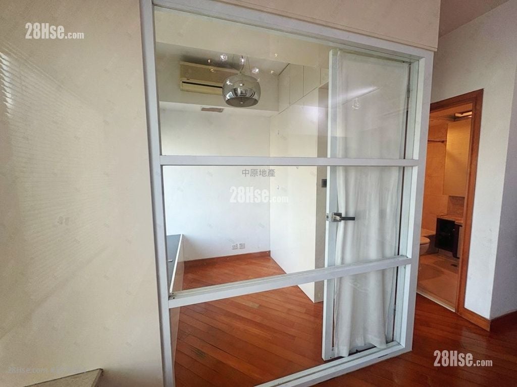 Chelsea Court Sell 2 Bedrooms , 1 Bathroom 471 ft²