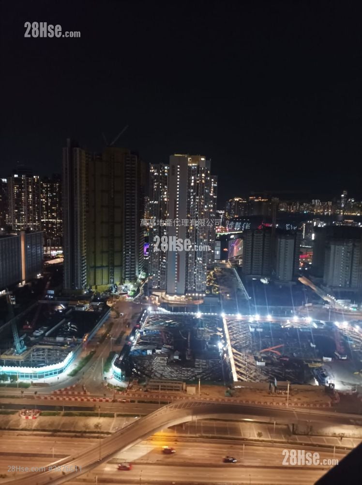 AVA55 售盘 开放式间隔 , 1 浴室 167 平方尺