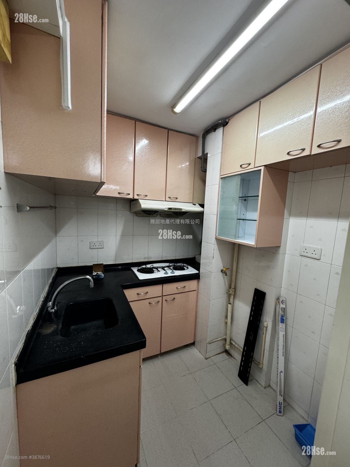 Yau Tong Centre Rental 2 Bedrooms , 1 Bathroom 432 ft²