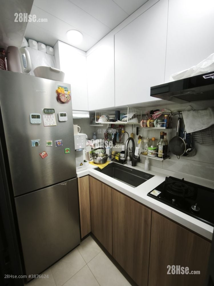 Wyler Gardens Sell 2 Bedrooms , 1 Bathroom 409 ft²
