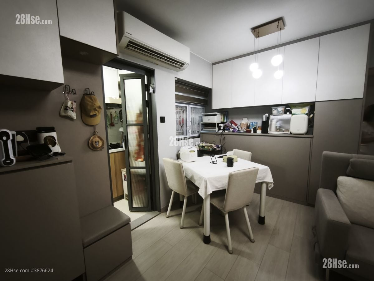 Wyler Gardens Sell 2 Bedrooms , 1 Bathroom 409 ft²