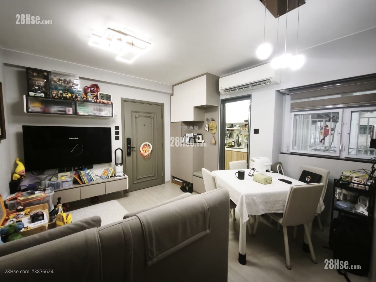 Wyler Gardens Sell 2 Bedrooms , 1 Bathroom 409 ft²