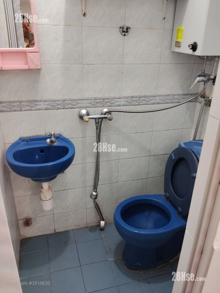 Hong Fai Building Rental Studio , 1 Bathroom 210 ft²
