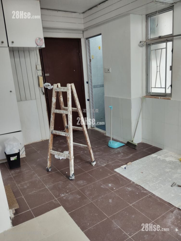 Hong Fai Building Rental Studio , 1 Bathroom 210 ft²