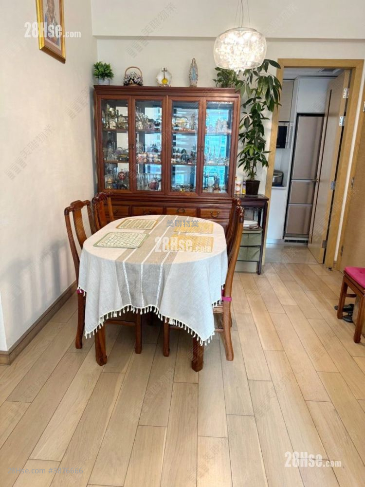 The Parkside Sell 3 Bedrooms 694 ft²