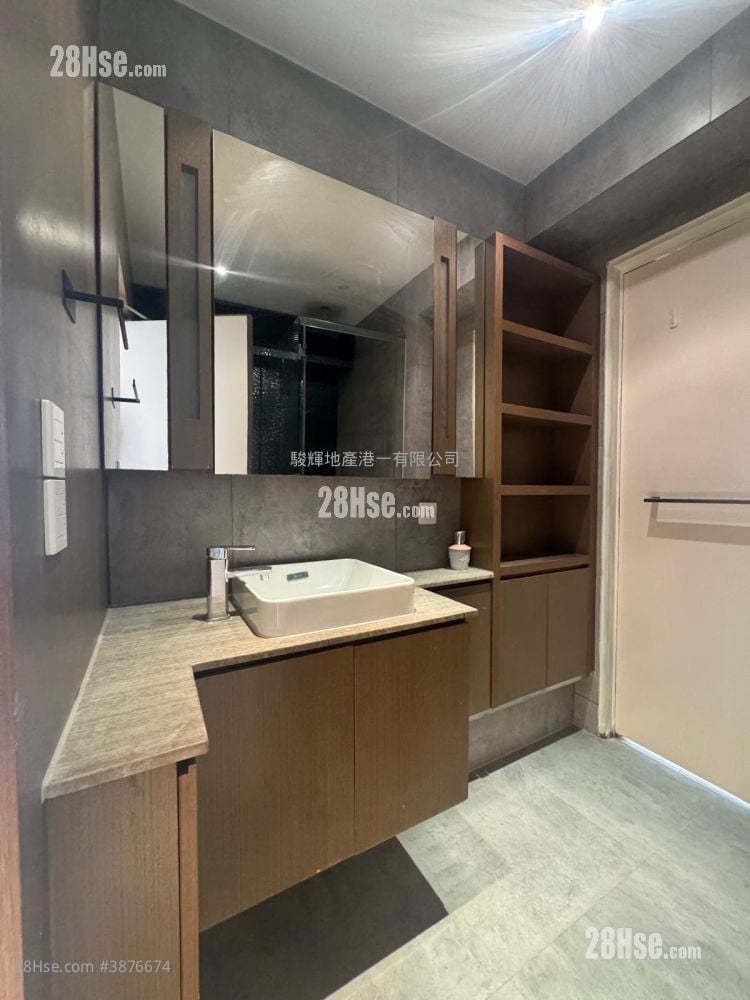 Intelligent Court Sell 1 Bedroom , 1 Bathroom 424 ft²