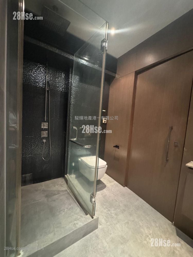 Intelligent Court Sell 1 Bedroom , 1 Bathroom 424 ft²