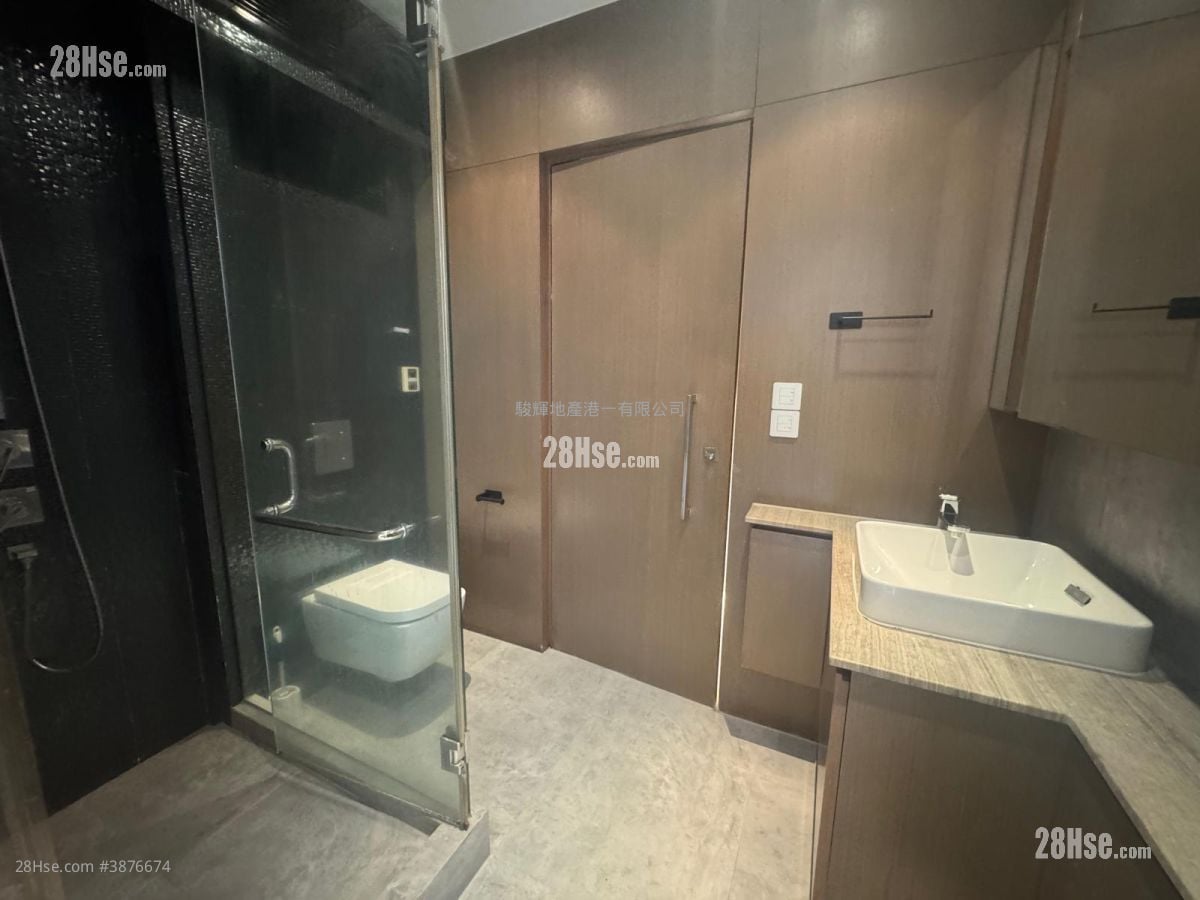 Intelligent Court Sell 1 Bedroom , 1 Bathroom 424 ft²