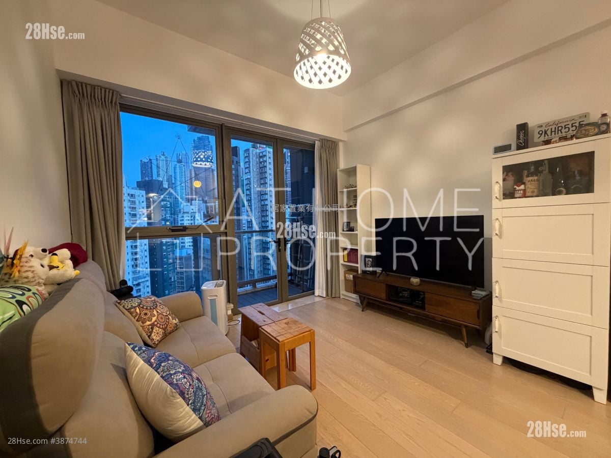 Soho 189 Rental 3 Bedrooms , 2 Bathrooms 884 ft²