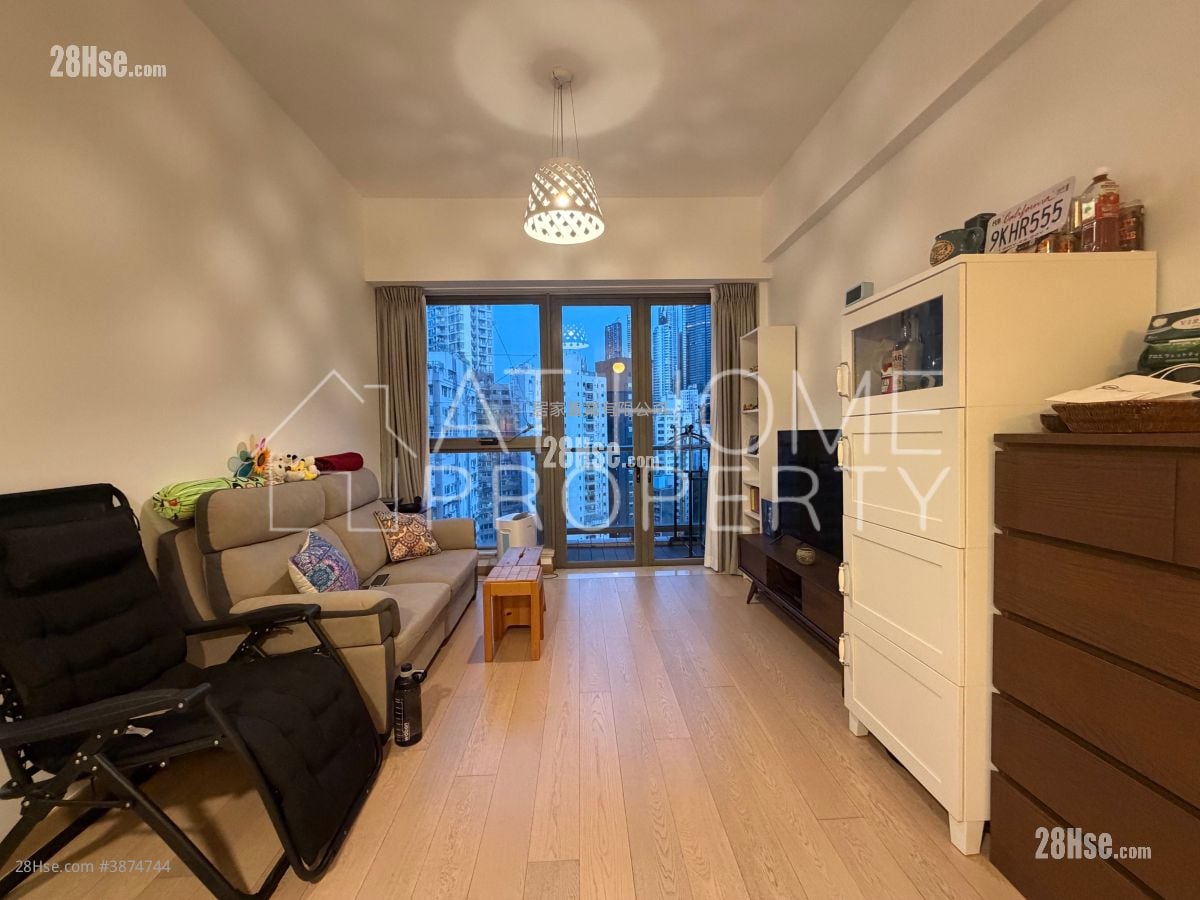 Soho 189 Rental 3 Bedrooms , 2 Bathrooms 884 ft²