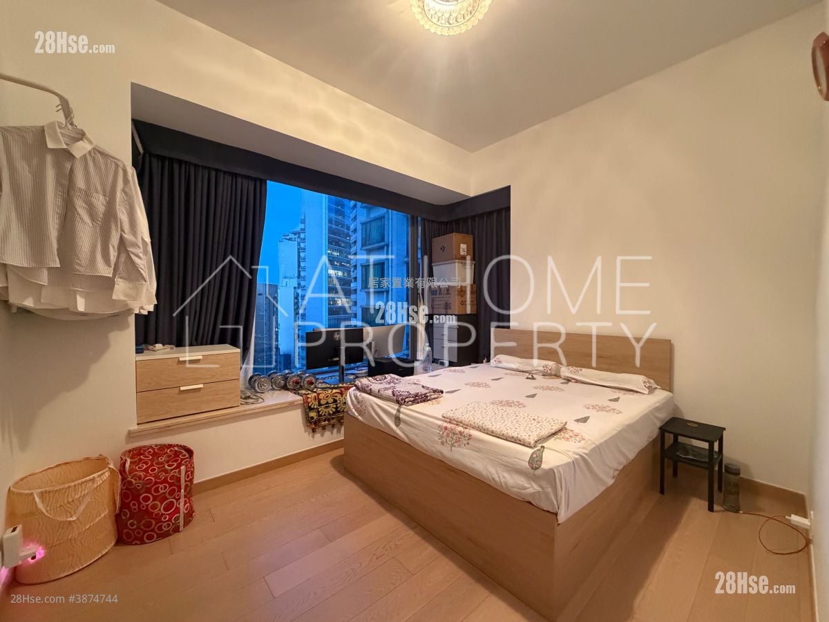Soho 189 Rental 3 Bedrooms , 2 Bathrooms 884 ft²