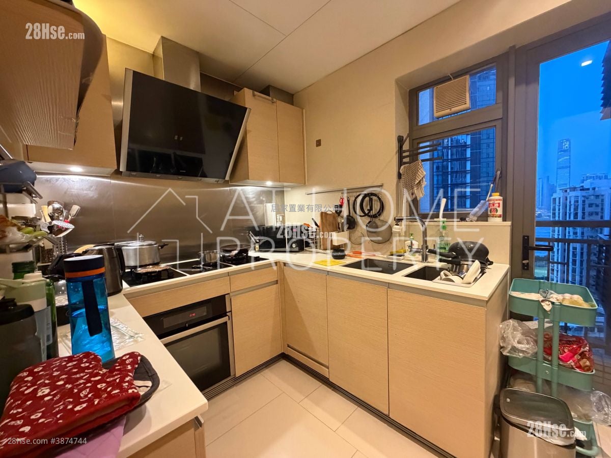 Soho 189 Rental 3 Bedrooms , 2 Bathrooms 884 ft²