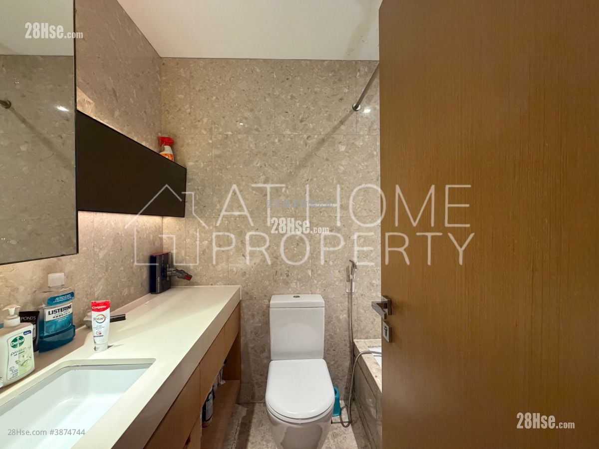 Soho 189 Rental 3 Bedrooms , 2 Bathrooms 884 ft²