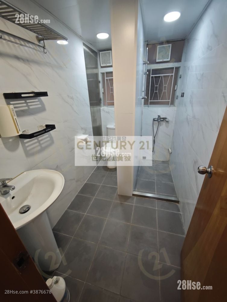Man Ying Building Rental 3 Bedrooms , 2 Bathrooms 665 ft²
