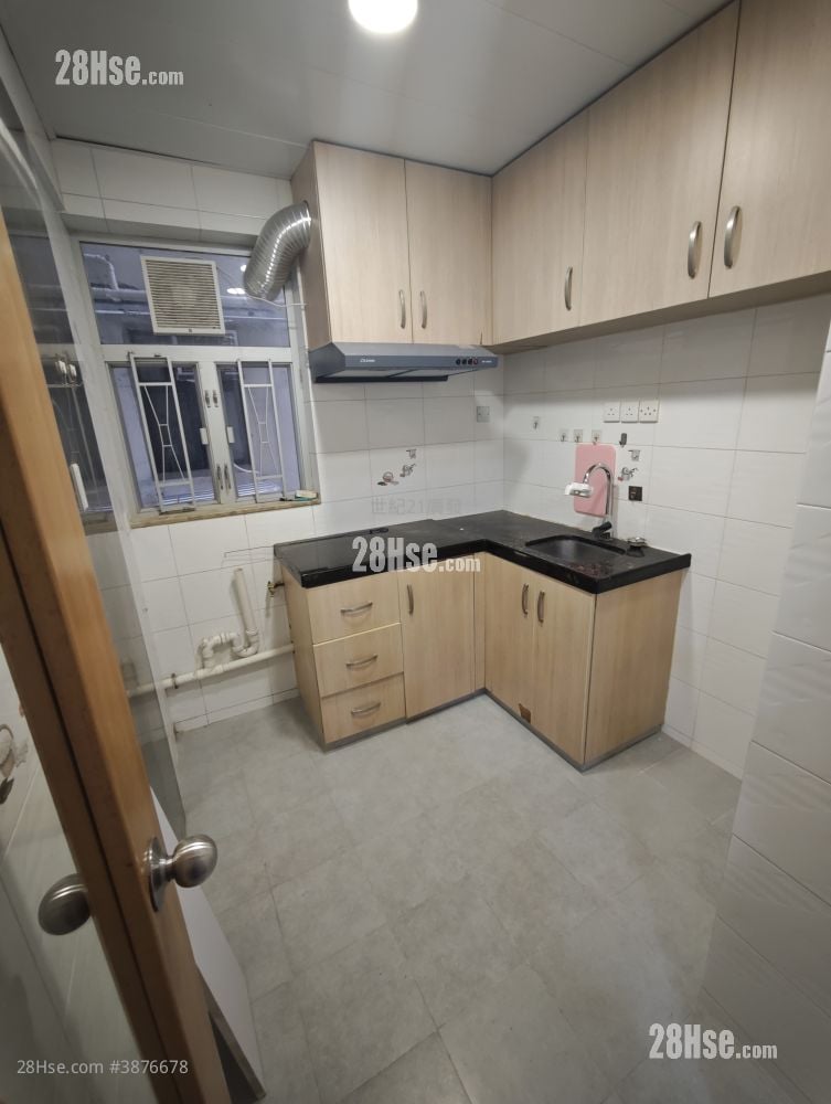 Man Ying Building Rental 3 Bedrooms , 2 Bathrooms 665 ft²