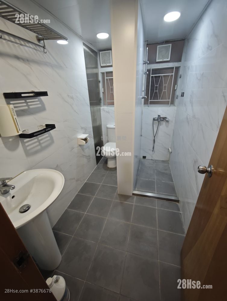 Man Ying Building Rental 3 Bedrooms , 2 Bathrooms 665 ft²