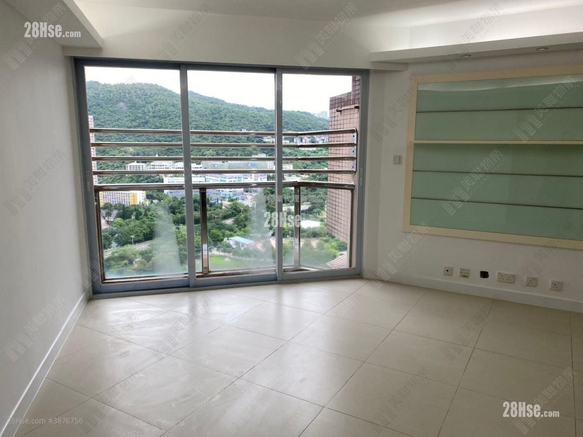 Nan Fung Plaza Sell 3 Bedrooms , 2 Bathrooms 806 ft²