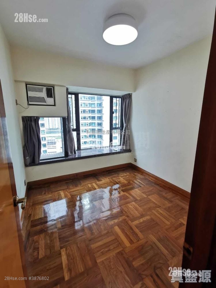 Royal Ascot Sell 3 Bedrooms 1,039 ft²