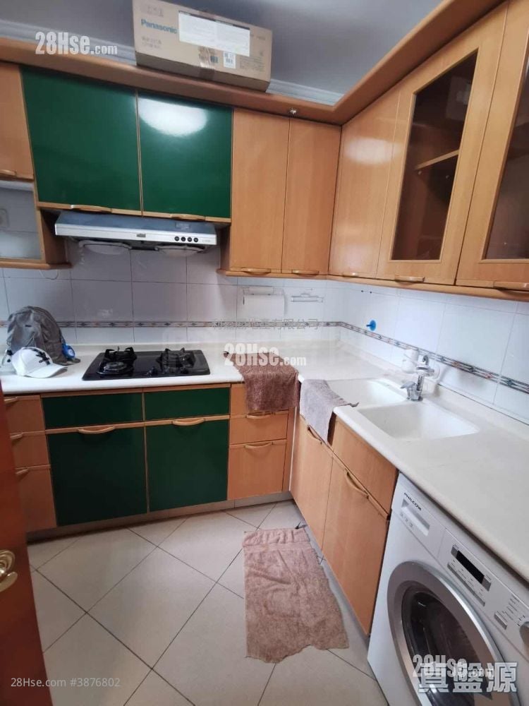 Royal Ascot Sell 3 Bedrooms 1,039 ft²