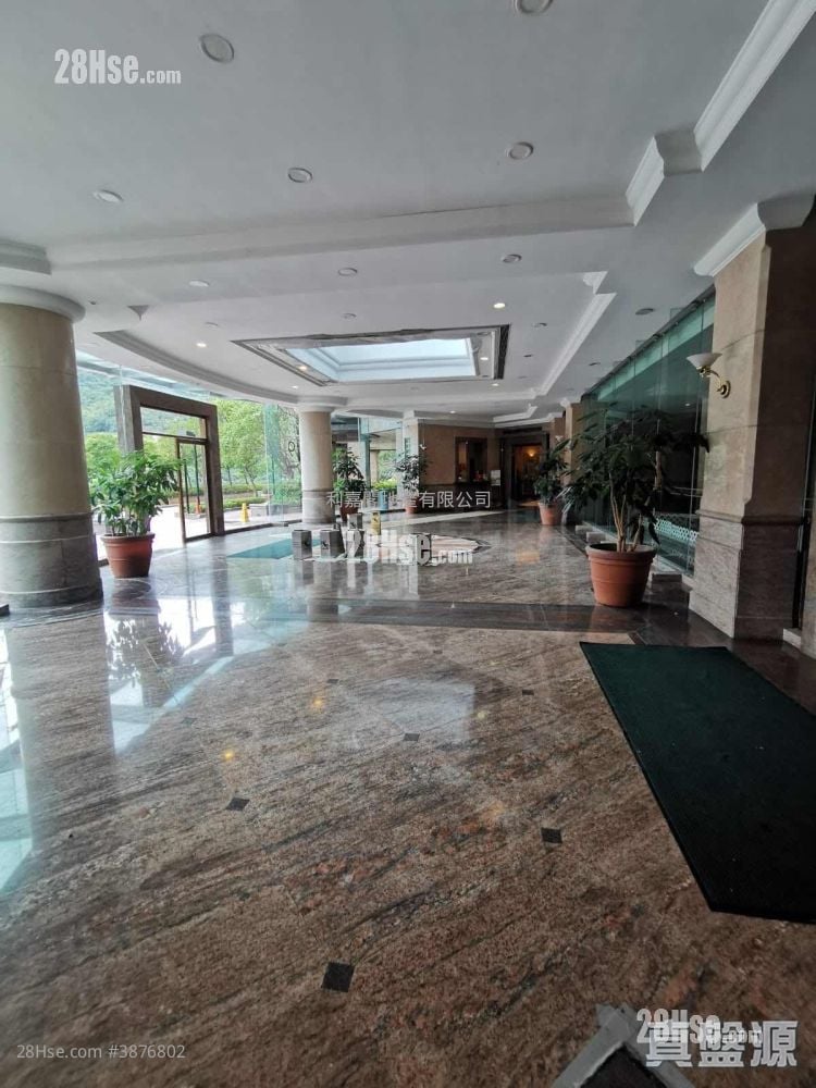 Royal Ascot Sell 3 Bedrooms 1,039 ft²
