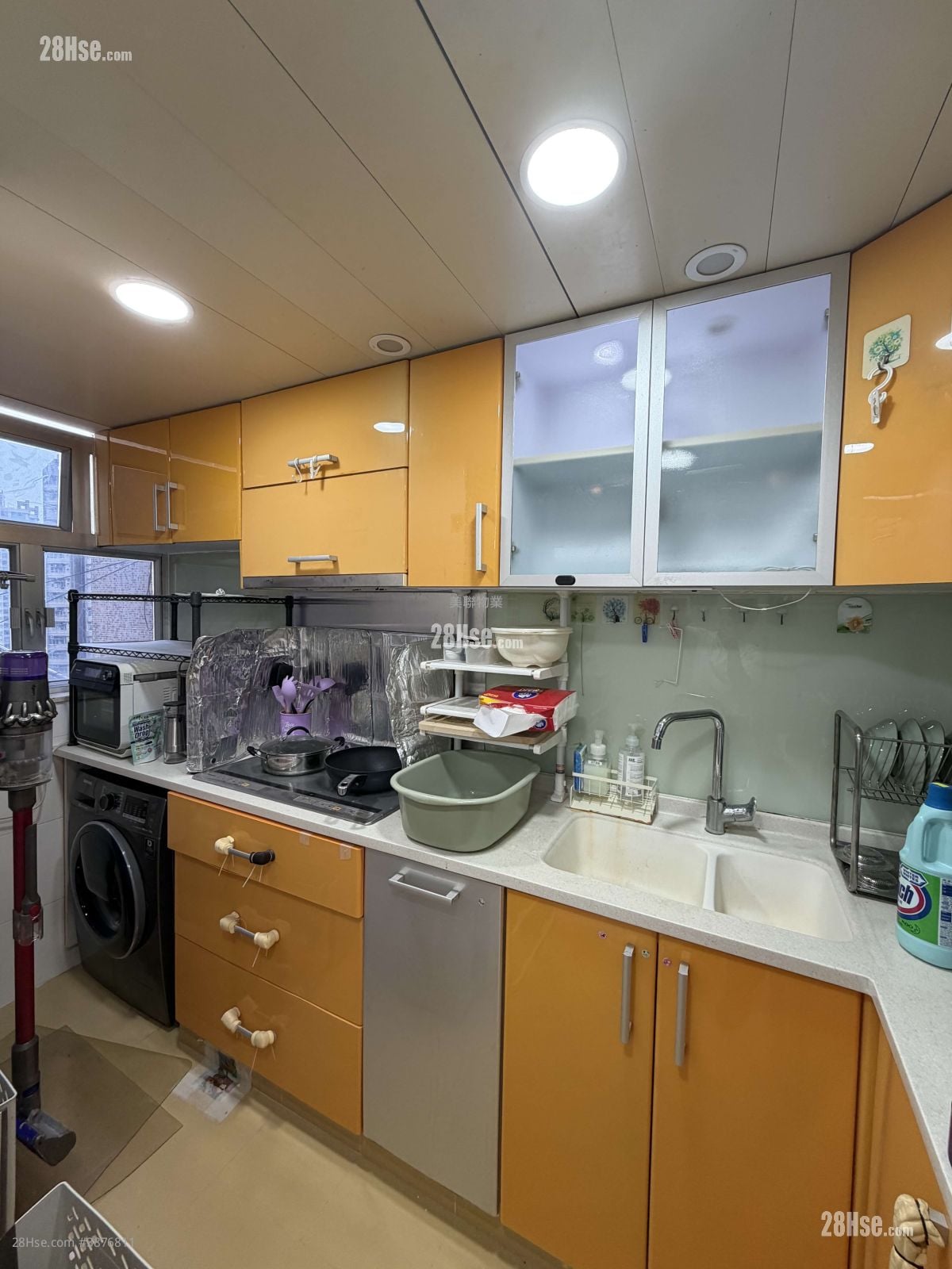 Ching Nga Court Sell 2 Bedrooms , 1 Bathroom 443 ft²
