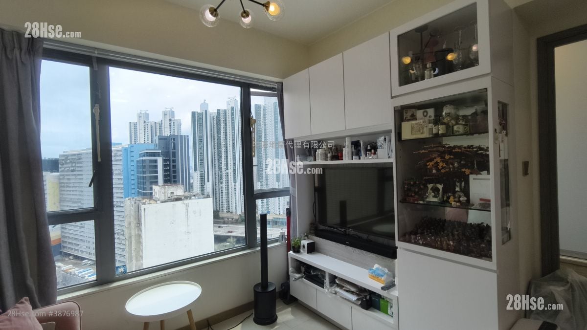 Aurora Sell 1 Bedroom , 1 Bathroom 285 ft²