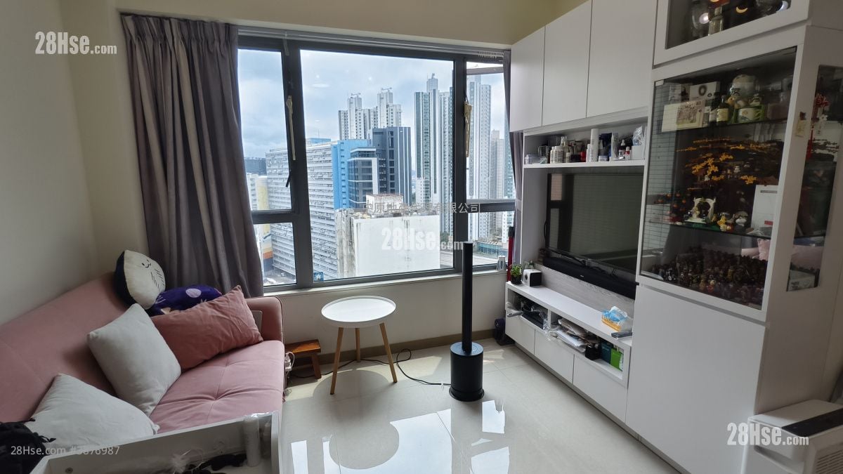 Aurora Sell 1 Bedroom , 1 Bathroom 285 ft²
