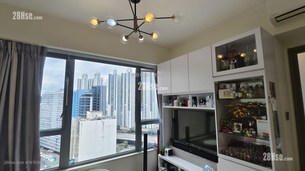 Aurora Sell 1 Bedroom , 1 Bathroom 285 ft²