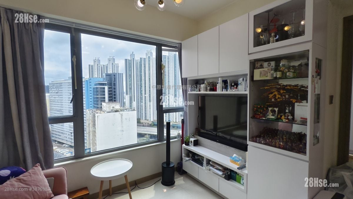 Aurora Sell 1 Bedroom , 1 Bathroom 285 ft²