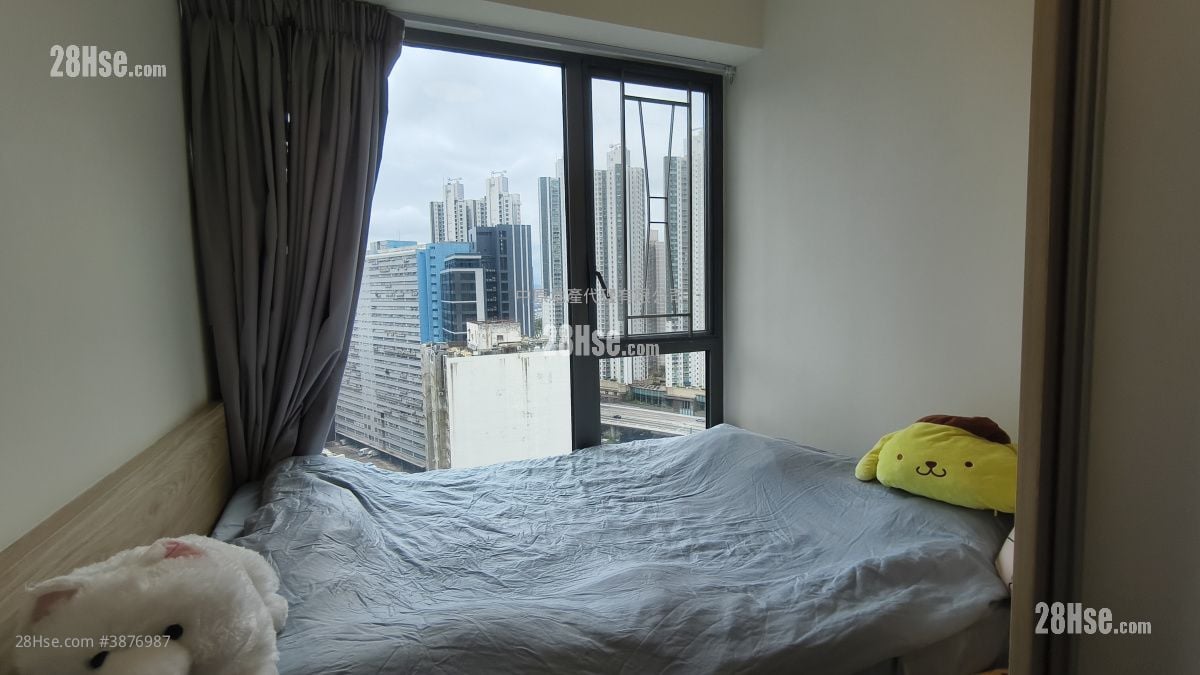 Aurora Sell 1 Bedroom , 1 Bathroom 285 ft²