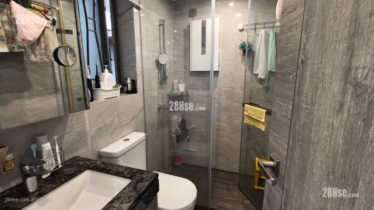 Aurora Sell 1 Bedroom , 1 Bathroom 285 ft²