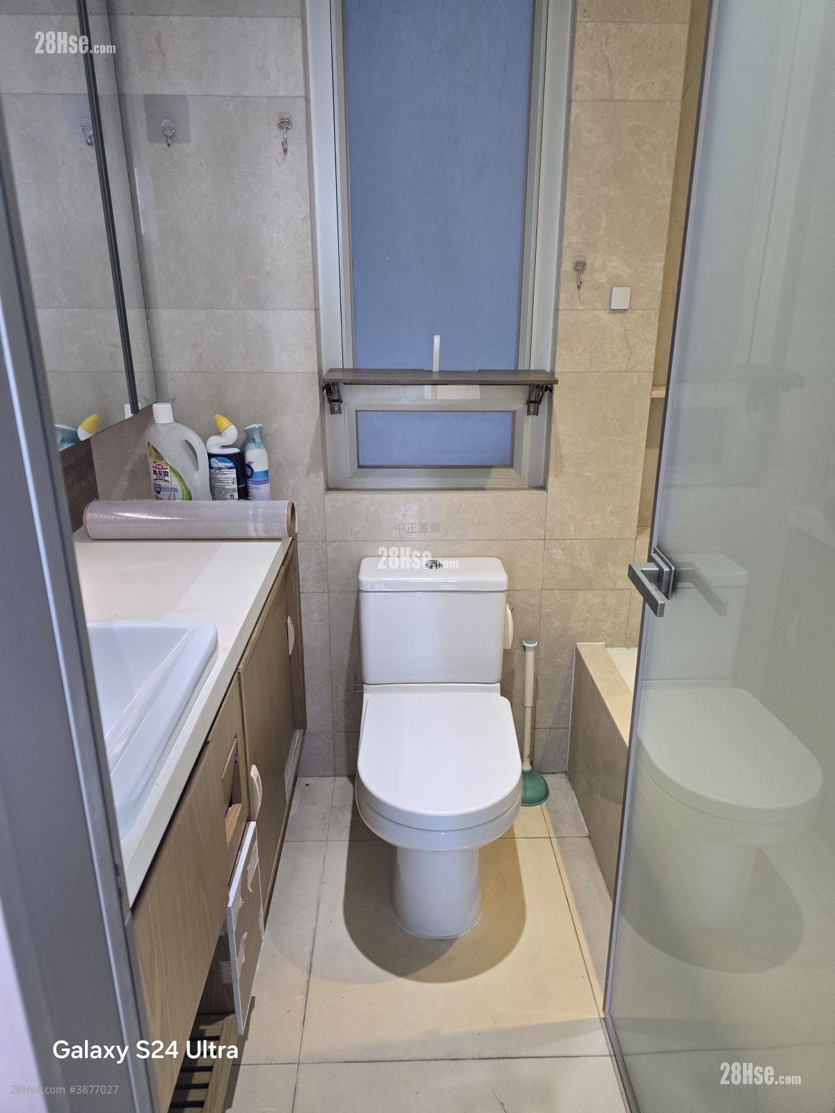 Lions Rise Rental 3 Bedrooms , 2 Bathrooms 812 ft²